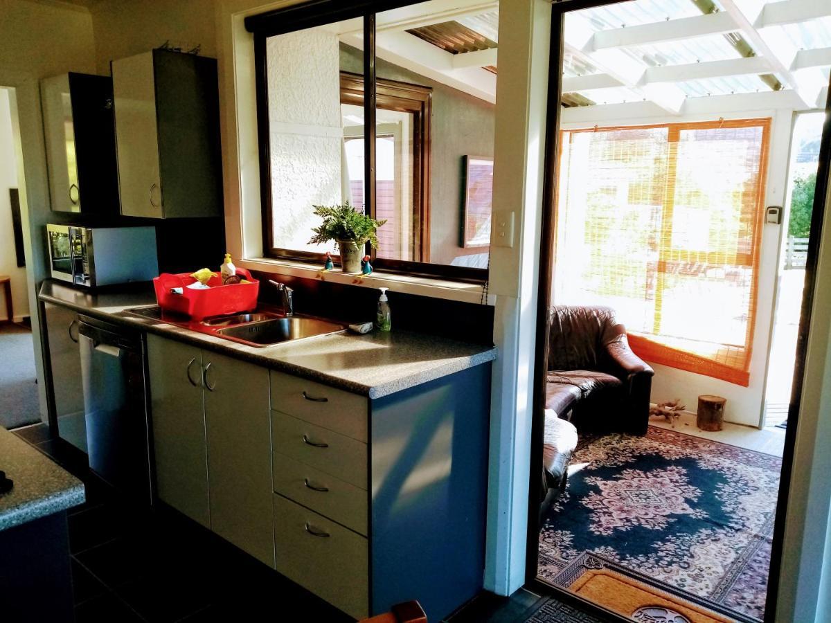 StayGeraldine HOT TUB at Pukeko Cottage Bagian luar foto